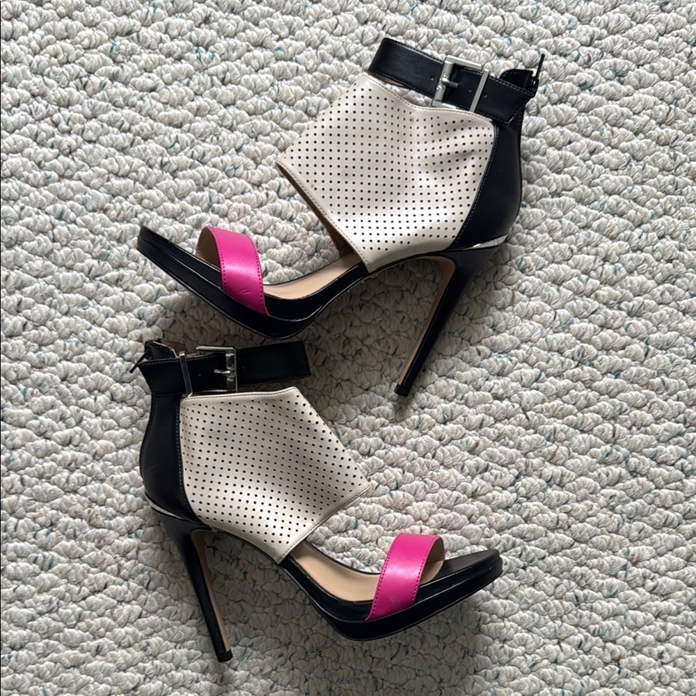 Juicy Couture Catarahice Heels